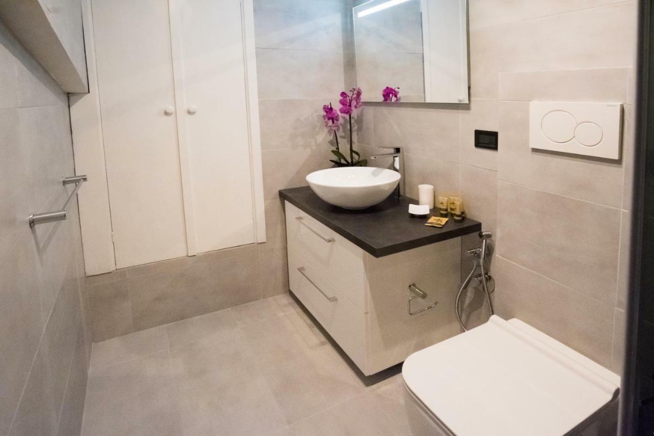 Erida Apartment Spanish Steps Рим Екстериор снимка